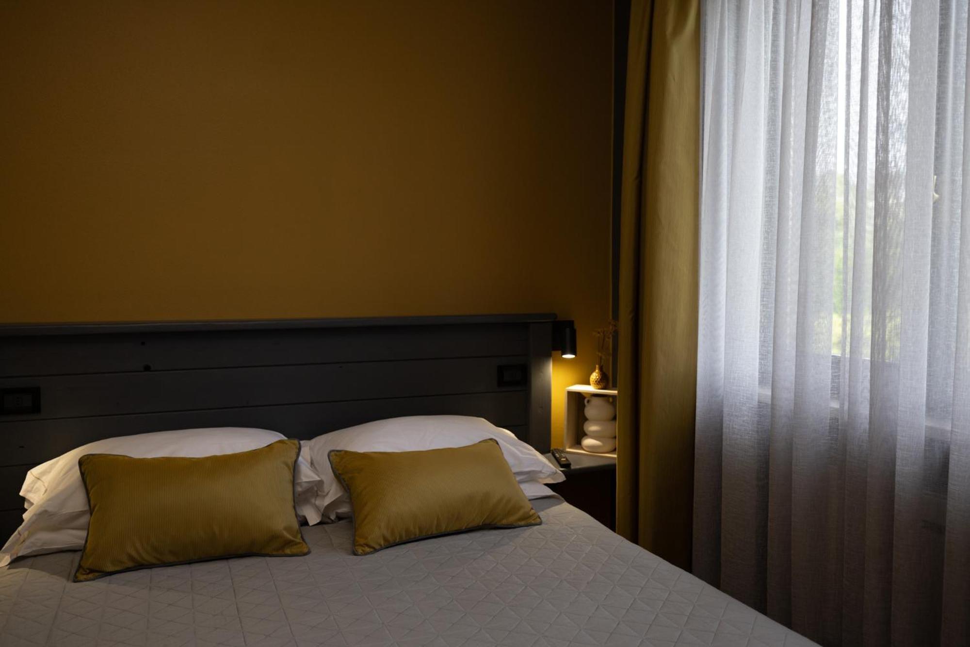 Hotel Florence Manerba del Garda Rum bild