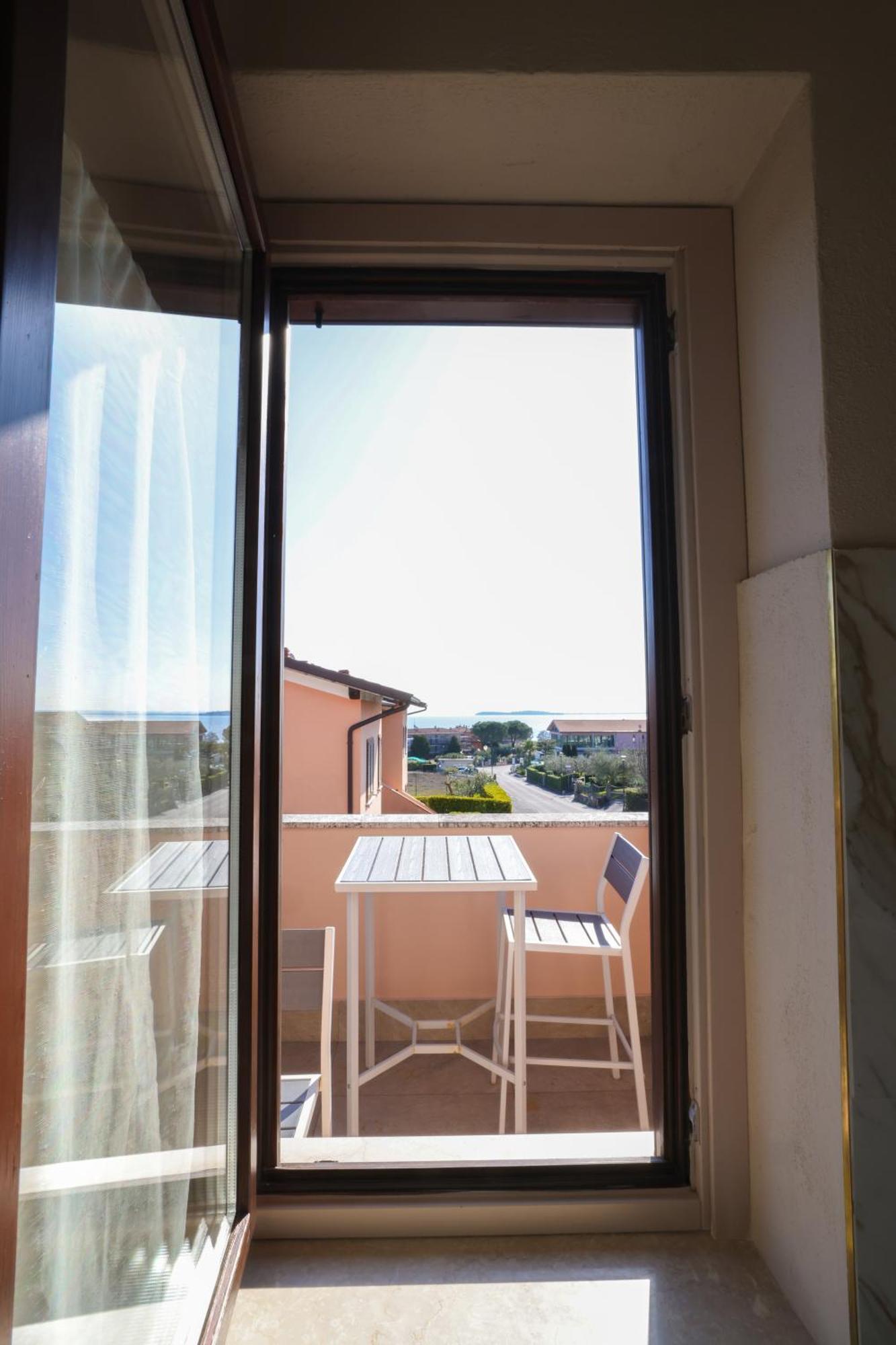 Hotel Florence Manerba del Garda Rum bild