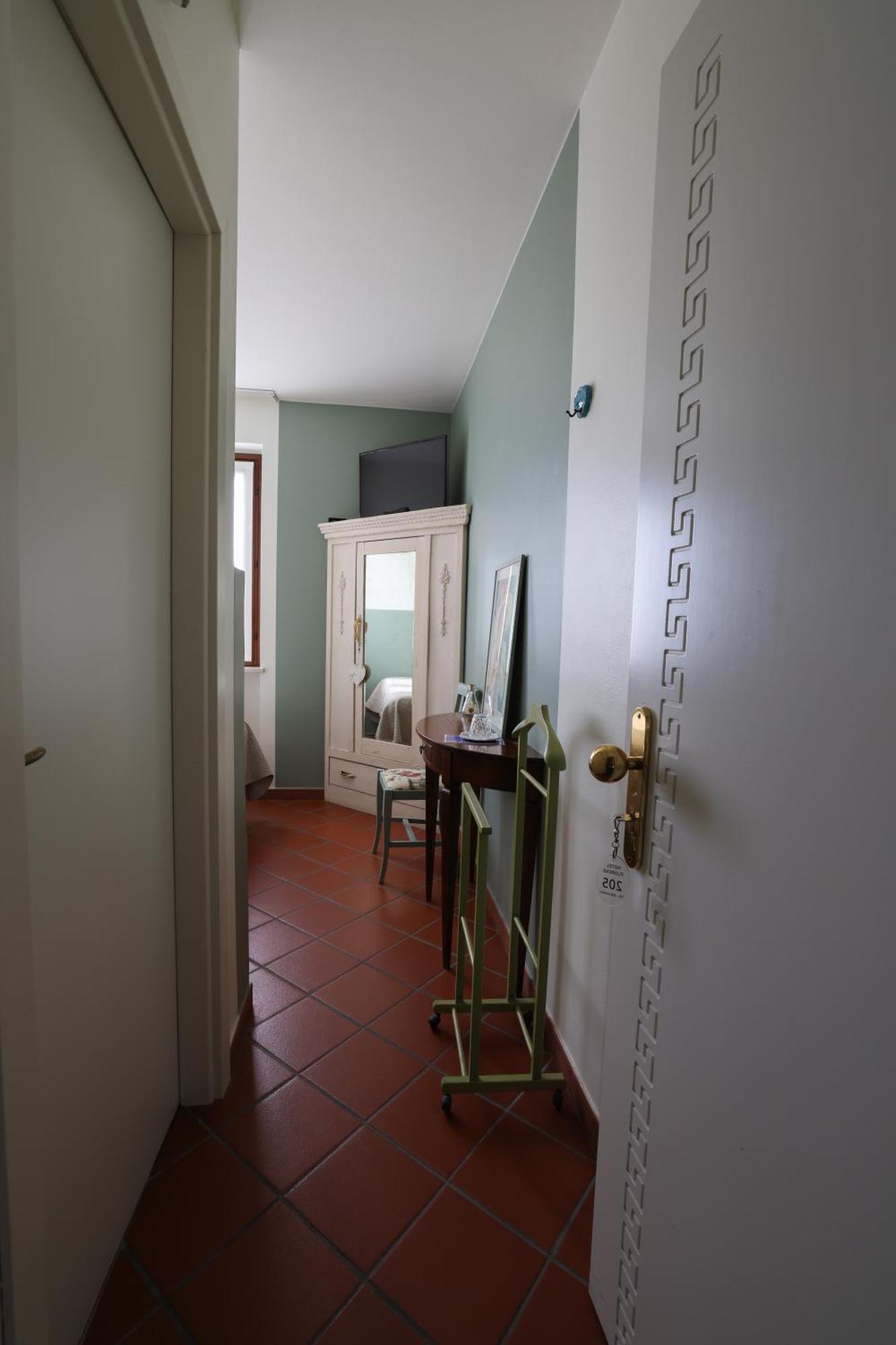 Hotel Florence Manerba del Garda Rum bild